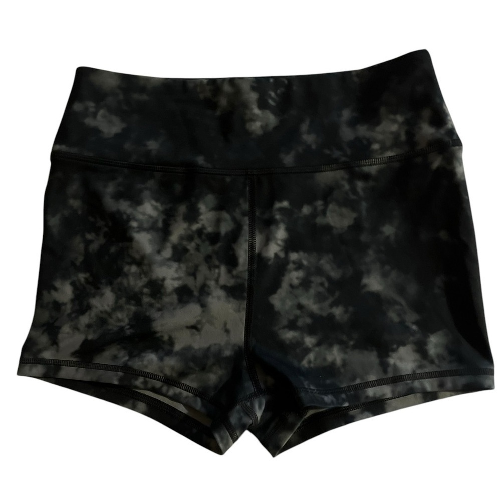 American Eagle The Everything Shorty - Size Medium - NWOT!